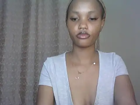 PrettyT5 online show from June 25, 2026, 7:52 pm