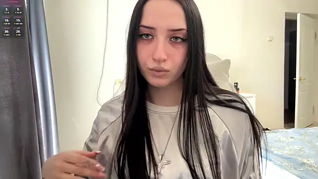 KiraJaydes online show from May 22, 2026, 12:58 pm