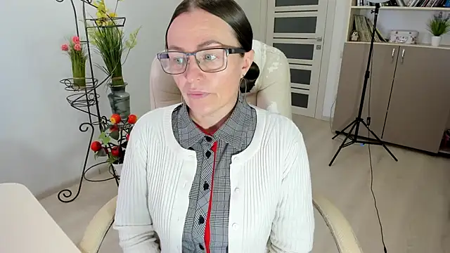 Vika73 online show from December 4, 2025, 10:47 am