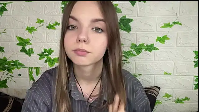 Snapshot of LisaPorse chatting on June 1, 2026, 2:39 pm LisaPorse online show from June 1, 2026, 2:39 pm