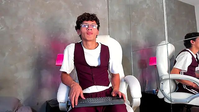 Ethan todd online show from May 23, 2026, 3:27 am