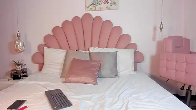 CherryMyla online show from July 9, 2026, 12:48 pm