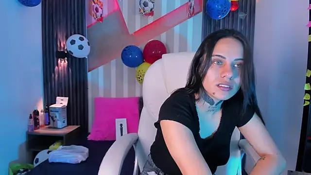 Snapshot of MadisonYoung000 chatting on July 6, 2026, 3:03 pm MadisonYoung000 online show from July 6, 2026, 3:03 pm