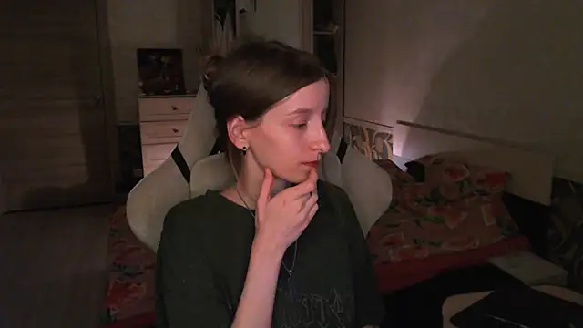 Snapshot of cath_alien chatting on June 3, 2026, 8:24 pm cath alien online show from June 3, 2026, 8:24 pm
