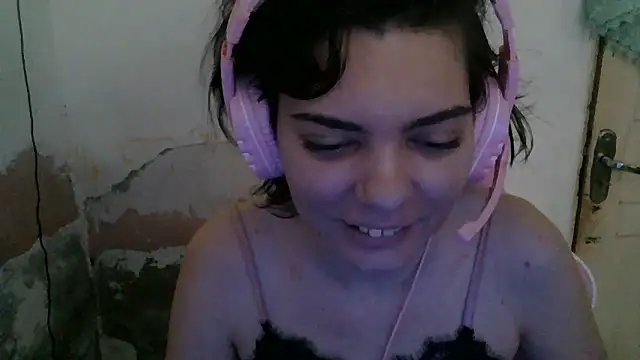 Angel Ristoww online show from June 22, 2026, 5:21 pm
