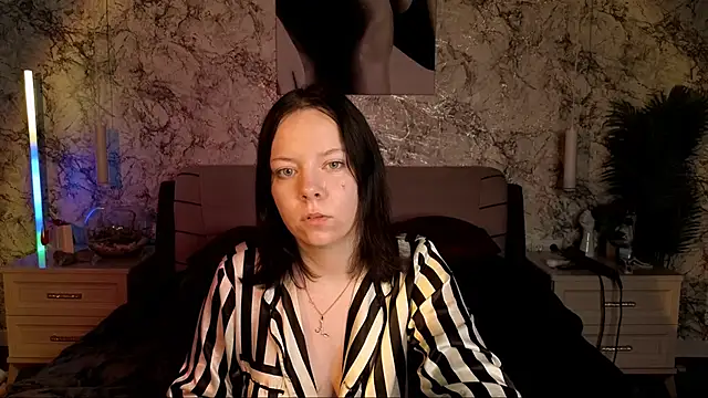 Snapshot of Shirley_Hartt chatting on June 1, 2026, 12:11 am Shirley Hartt online show from June 1, 2026, 12:11 am