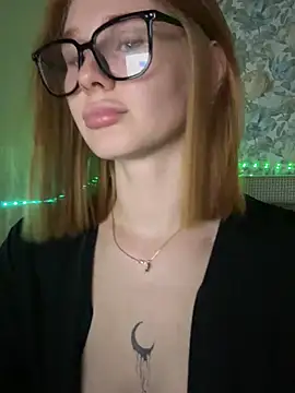 Juli Ginger online show from July 27, 2026, 7:21 pm