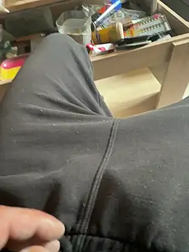 lapinouhot online show from May 17, 2026, 4:18 pm
