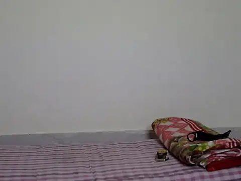 lovely jullyy online show from May 27, 2026, 2:02 pm