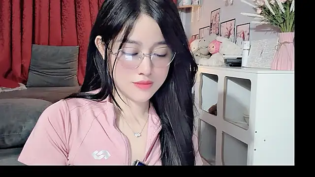 Bee-Cherry online show from May 28, 2026, 6:03 pm