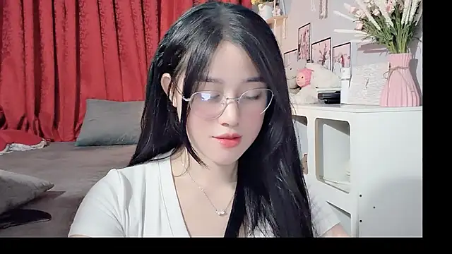 Bee-Cherry online show from May 28, 2026, 5:59 am