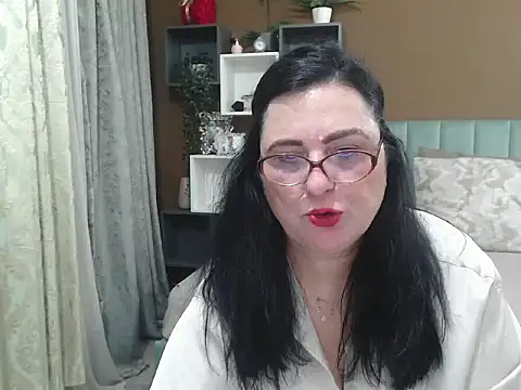 ValerieSmithsx online show from May 21, 2026, 6:00 am