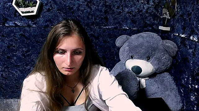 Jenny smille  online show from July 17, 2026, 5:15 am