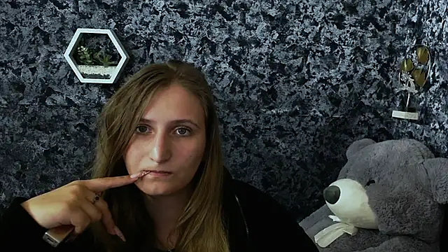 Jenny smille  online show from June 5, 2026, 6:52 am