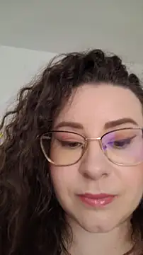 Elissa Floyd   online show from June 14, 2026, 10:16 am