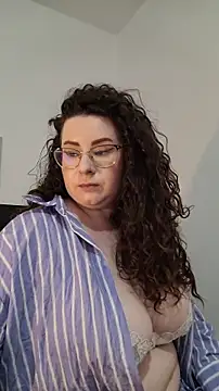 Elissa Floyd   online show from June 7, 2026, 4:34 pm