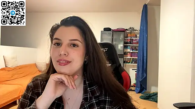 Snapshot of SweetFenomen67 chatting on May 21, 2026, 8:17 pm SweetFenomen67 online show from May 21, 2026, 8:17 pm