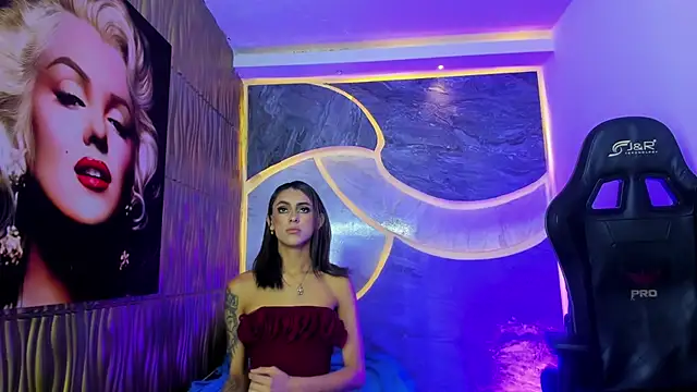 Violeta Alvarez online show from May 25, 2026, 1:21 pm