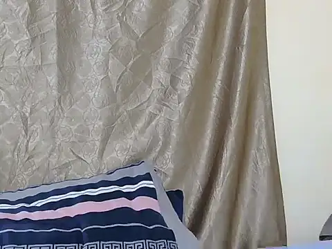 Snapshot of cee_queen chatting on May 23, 2026, 9:30 am cee queen online show from May 23, 2026, 9:30 am