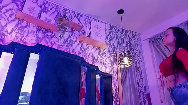Queen Nyxx online show from June 24, 2026, 2:21 am
