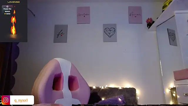 Queen Nyxx online show from July 23, 2026, 3:26 am