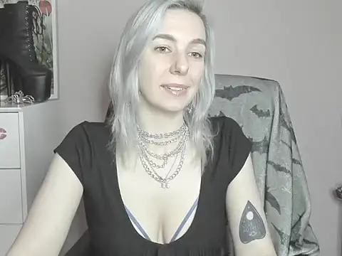 velvetanne online show from July 24, 2026, 6:42 am