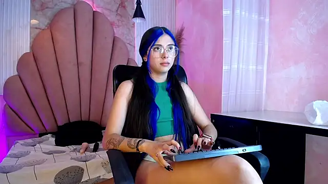 Kyomi Hunt online show from July 16, 2026, 3:36 am