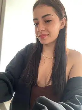 Hanna Cruz  online show from May 30, 2026, 4:01 pm
