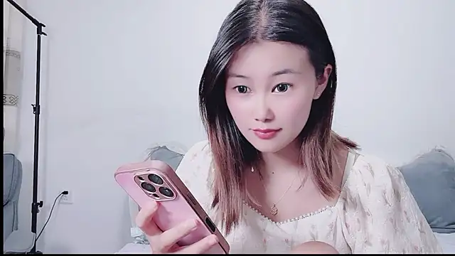 naiyou-taozi online show from July 30, 2026, 1:54 pm