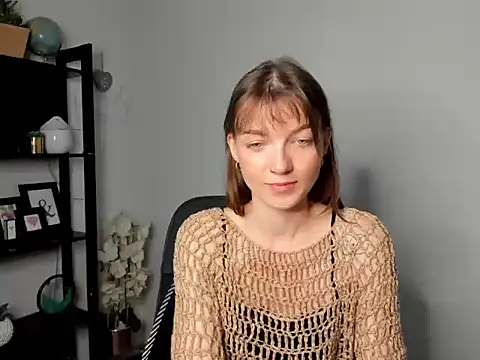 KiraBliss28 online show from May 25, 2026, 5:51 am