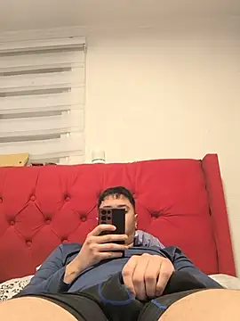 BodyGym18 online show from May 22, 2026, 5:44 pm