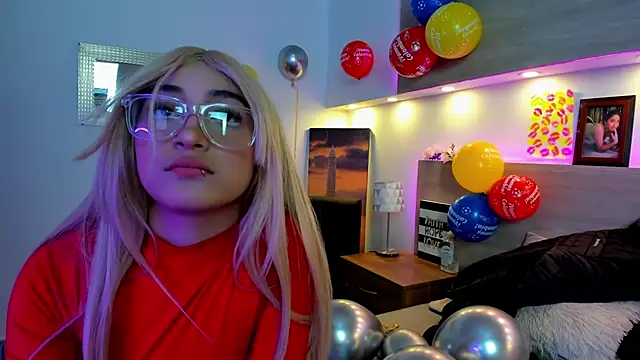 Nina-Mars online show from June 24, 2026, 8:39 pm