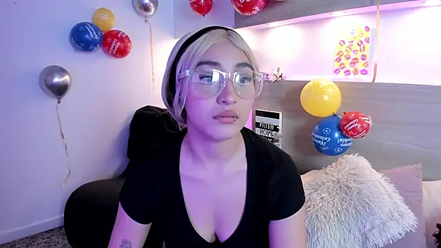 Nina-Mars online show from June 25, 2026, 1:38 pm