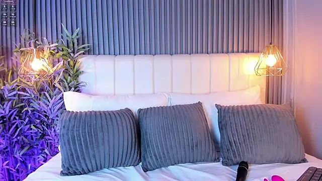 Lina Glam online show from June 20, 2026, 4:06 am