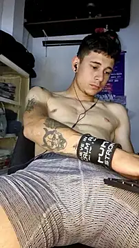 Snapshot of tom_latin chatting on July 20, 2026, 8:22 pm tom latin online show from July 20, 2026, 8:22 pm