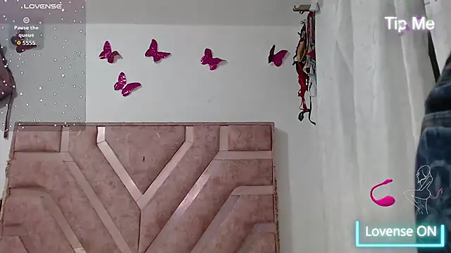 Angel-Hott  online show from June 12, 2026, 3:48 am