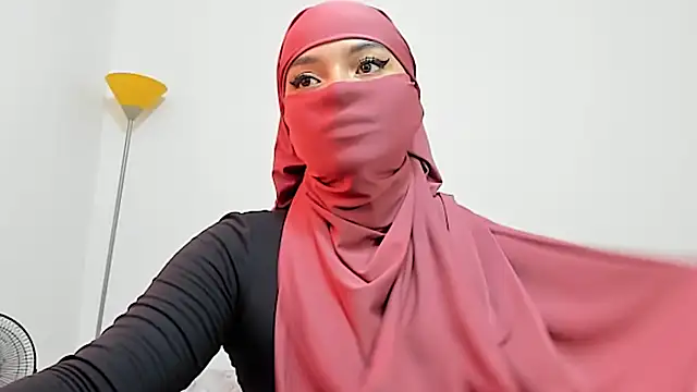 Snapshot of Samira_1 chatting on May 28, 2026, 8:26 pm Samira 1 online show from May 28, 2026, 8:26 pm