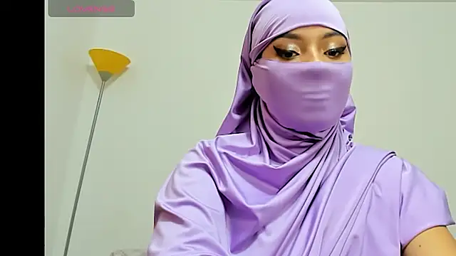 Snapshot of Samira_1 chatting on May 27, 2026, 9:33 pm Samira 1 online show from May 27, 2026, 9:33 pm