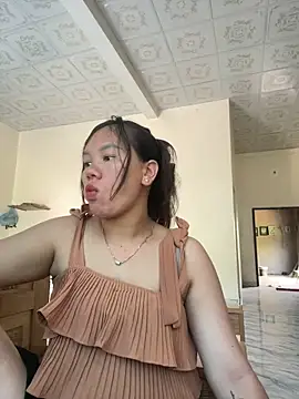Suki-love online show from May 27, 2026, 1:48 am