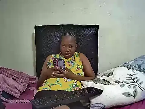 YourGirlTracy online show from May 29, 2026, 3:40 pm