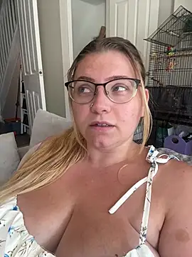 LucieLouBabe online show from July 24, 2026, 10:55 am