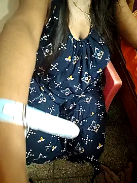 Snapshot of radhikagupta345 chatting on June 1, 2026, 2:39 pm radhikagupta345 online show from June 1, 2026, 2:39 pm