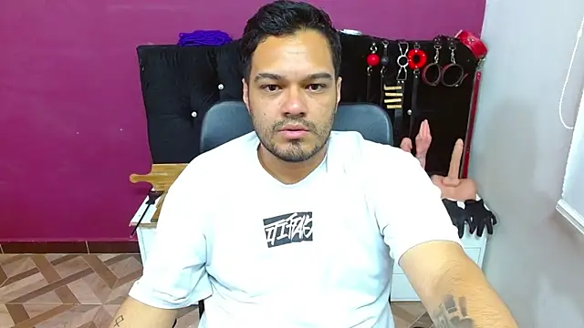 -AlejandroT- online show from May 28, 2026, 4:42 am