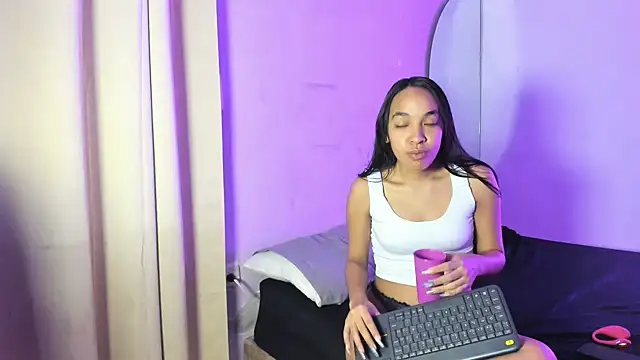 Teenssweet18 online show from July 23, 2026, 3:15 am