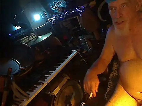 Dreamzluvz2 online show from July 25, 2026, 4:53 am