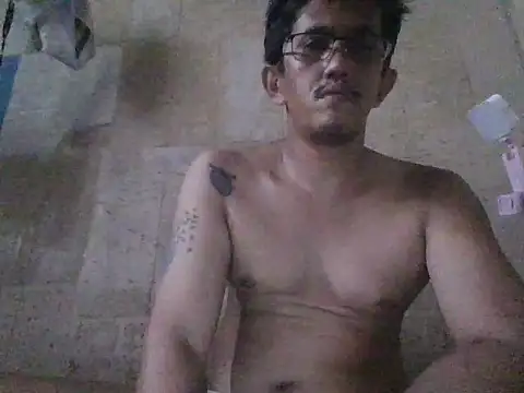 MikeSweet2026 online show from May 28, 2026, 3:47 am