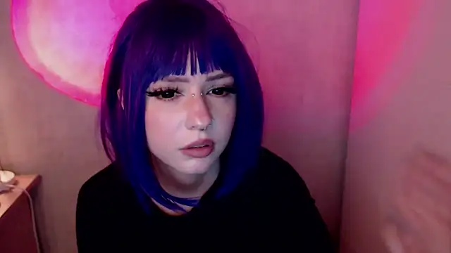 YunaLeaf online show from August 6, 2026, 7:31 pm