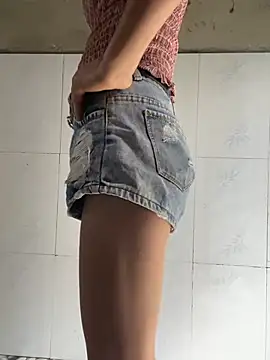 Miuuu22 online show from June 25, 2026, 5:12 am