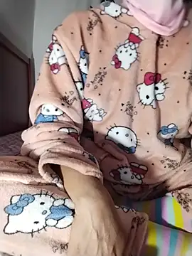 Estefanycute online show from June 27, 2026, 4:51 am