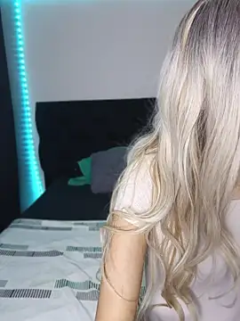 sofi diaz1 online show from June 6, 2026, 6:13 pm